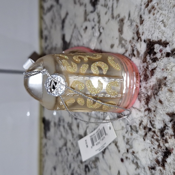 🎅 Converse sneaker style glass ornament - cream and pink - Picture 3 of 8